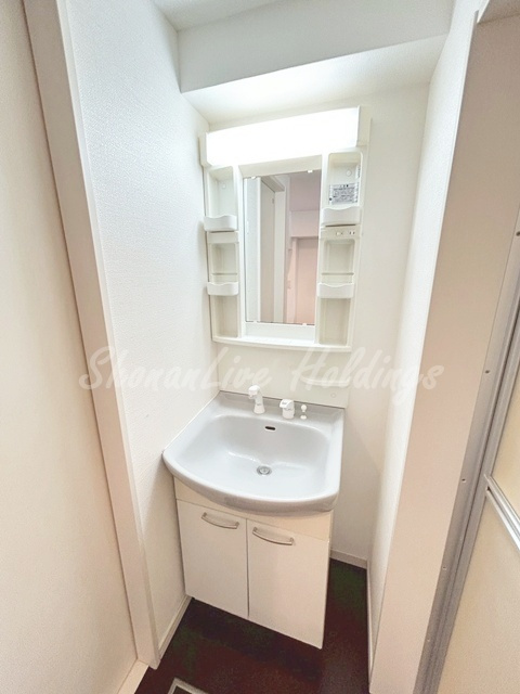 藤沢市大鋸３丁目のアパートの洗面所