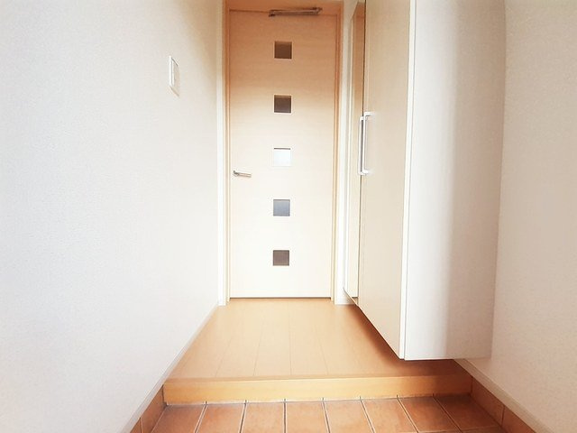 ブライト堤根Ａの玄関