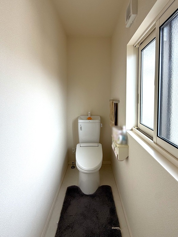「長期優良住宅」高知市札場　中古一戸建てのトイレ|朝の混雑時にも安心な2階トイレを完備。