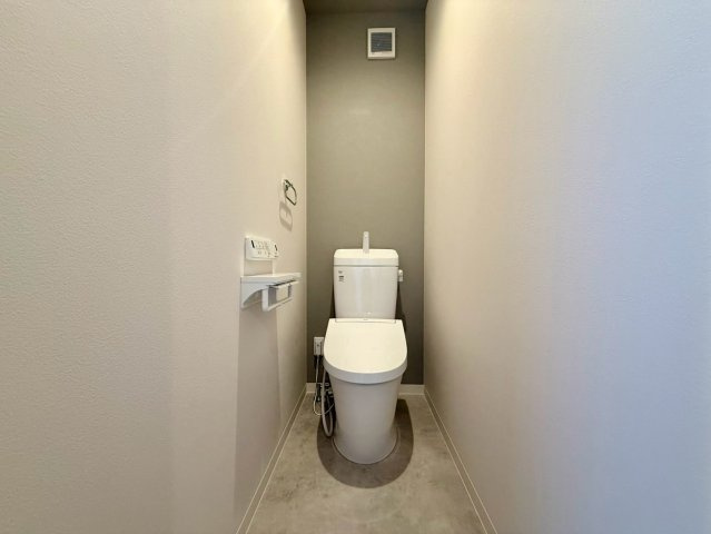 「周辺環境充実」高知市石立町3号地　新築一戸建てのトイレ