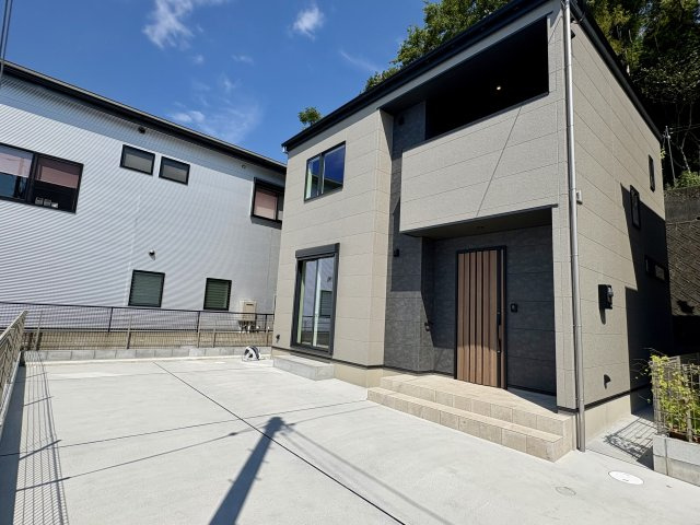 「周辺環境充実」高知市石立町3号地　新築一戸建ての外観|8/22撮影。