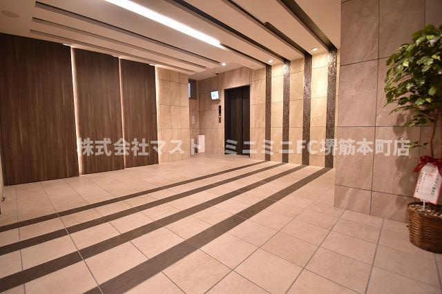 ラフォルム鎗屋町のロビー