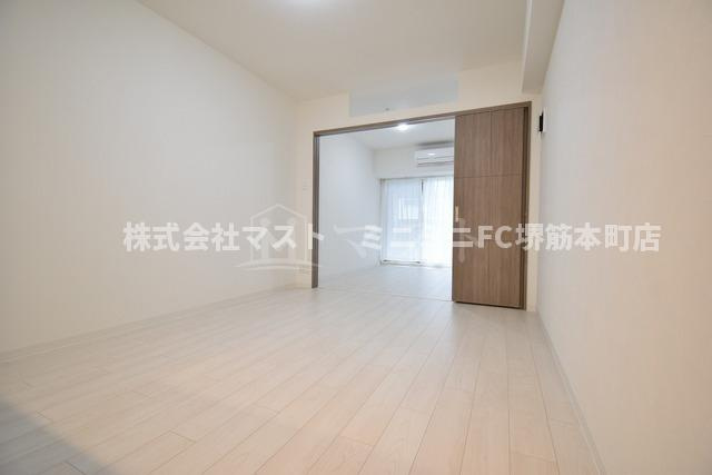 ラフォルム鎗屋町の居間・リビング