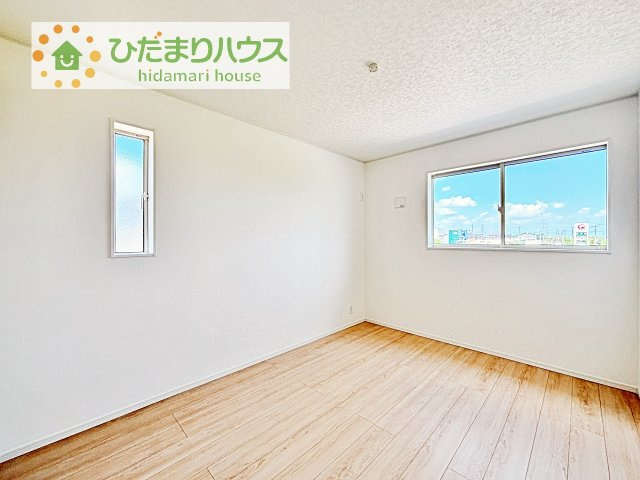 【洋室】 | 常総市本石下第12　新築戸建　2号棟 | お掃除しやすく、清潔感を保てるのでダニも発生しにくいフローリング♪