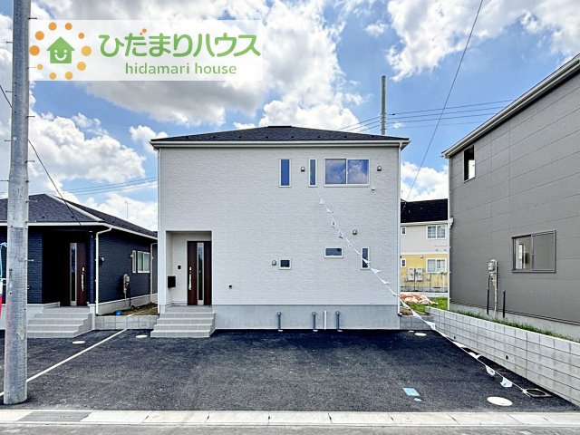 【外観】 | 常総市本石下第12　新築戸建　2号棟 | 白を基調とした明るい印象を受ける外観です！