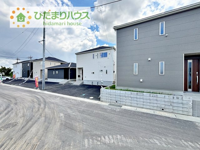 【外観】 | 常総市本石下第12　新築戸建　2号棟 | 是非一度、ご家族そろってご内覧ください♪