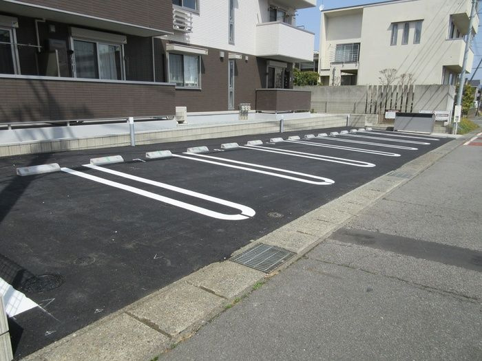 日吉ハイツⅢの駐車場