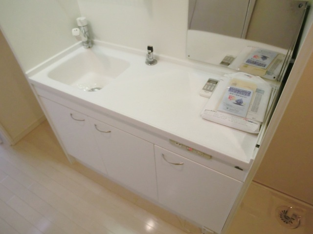 Ｋ－ＦＬＡＴのキッチン|2口コンロが置けるキッチンです。