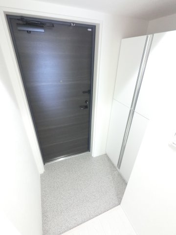 Alivis船橋Eastの玄関