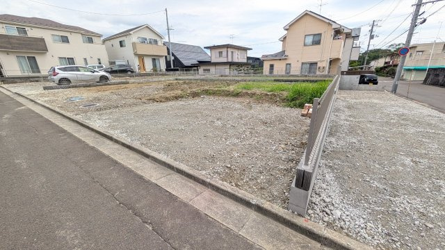 【前面道路含む現地写真】の画像