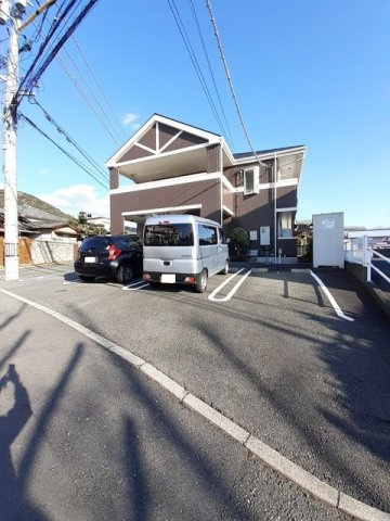コモド・ヴィーアの駐車場