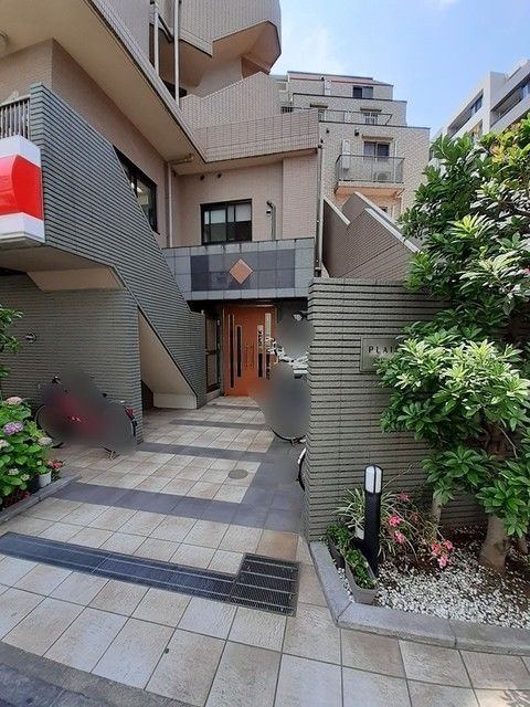 プレジール シナガワのエントランス
