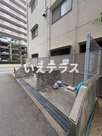 アーバネックス神戸駅前の駐車場