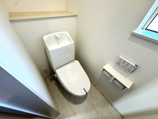 グラファーレ 前橋市下新田町2期のトイレ|【イメージ画像】2階トイレです。清潔感のある白を基調としています。