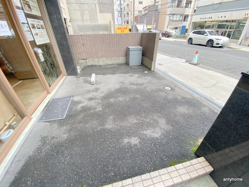 セントアミール南久宝寺　仲介手数料無料の駐車場