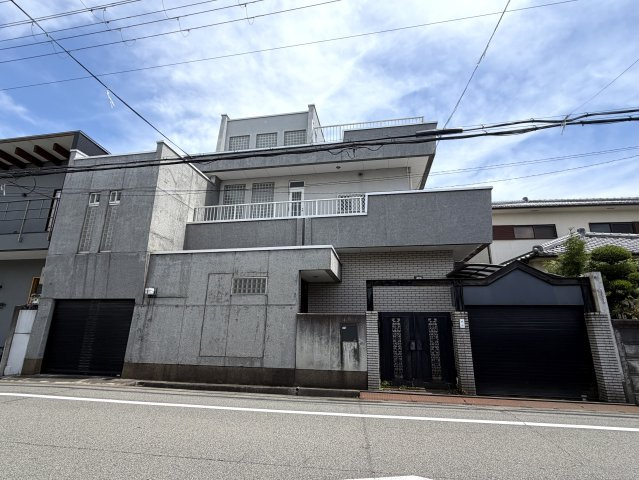 岸和田市八幡町　中古戸建の外観