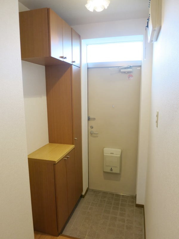 コーポラス高塚の玄関