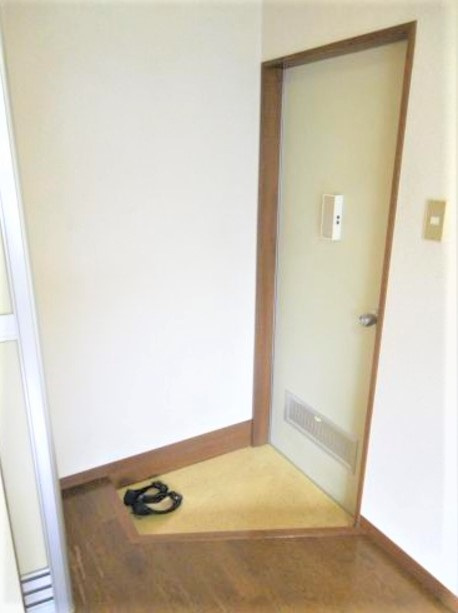 ヤングバッズの玄関