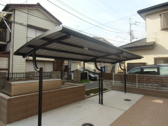 【その他共用部分】 | メイトユウコウ | 屋根付き駐輪場です。広めです。