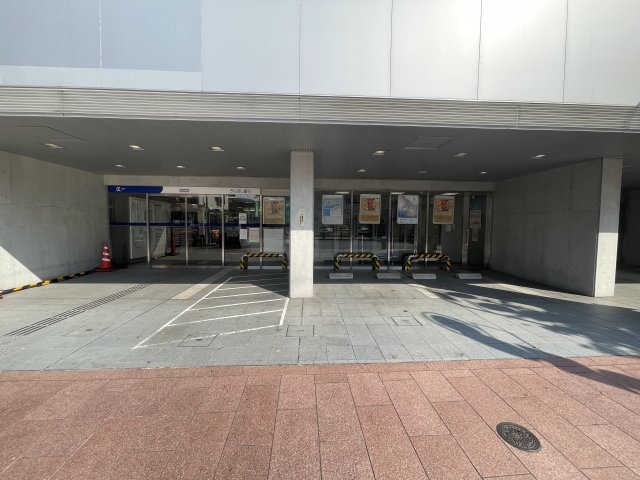 サウンド竹ノ塚ビルのエントランス
