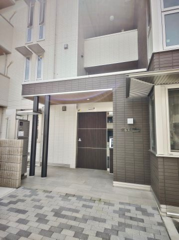 【エントランス】 | ロイヤルクレヴィア