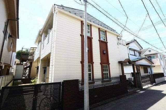 横浜市金沢区釜利谷東１丁目のアパートの外観