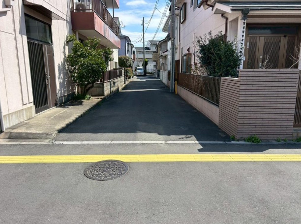敷地面積30坪～　売地　川越市新宿町六丁目の前面道路含む現地写真|前面道路（私道）北側私道約４ｍ、セットバック3.22㎡
