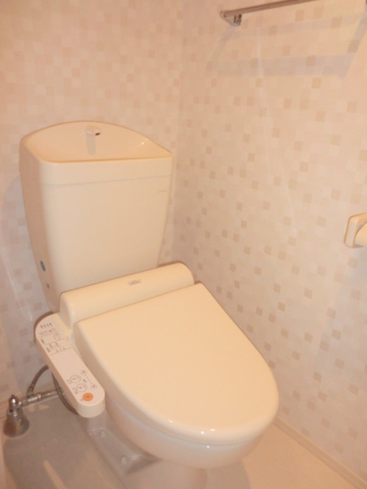 ウィン・レーベンのトイレ|ゆったりとした空間のトイレです