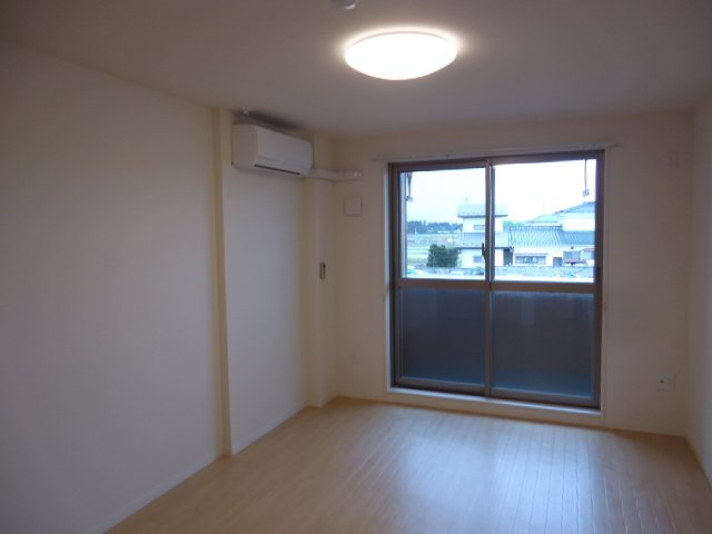 【寝室】シンフォニー壱番館 