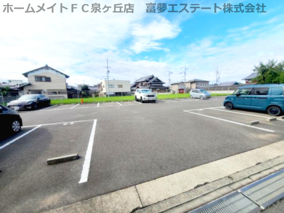 リップルコート和泉中央の駐車場