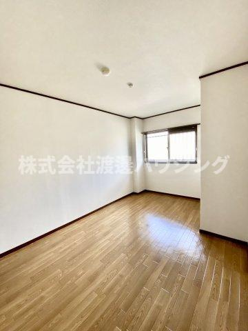 アーバンクリフの洋室