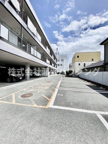 アーバンクリフの駐車場