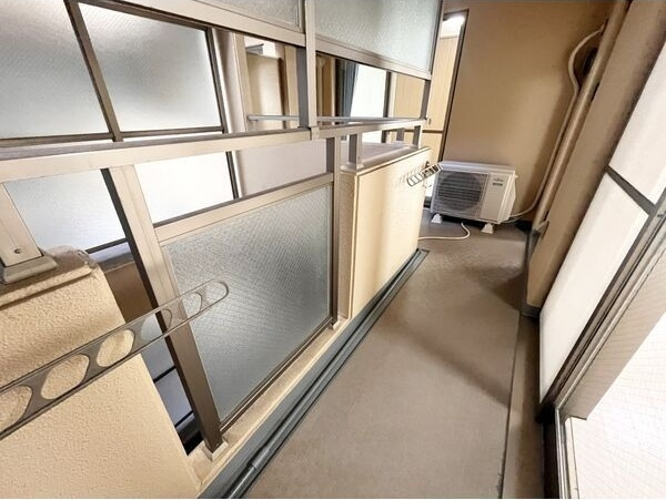 クレステージ久屋大通のバルコニー