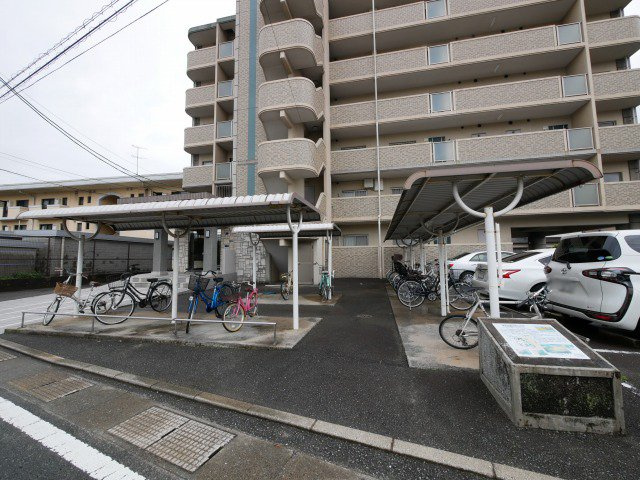 朱雀大路21の駐車場|別号室タイプ