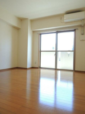 【居間・リビング】 | クレスト高円寺 | 9.1帖の洋室。
