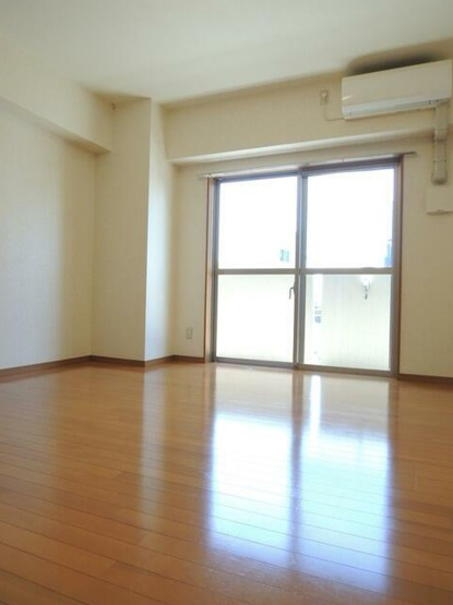 【居間・リビング】 | クレスト高円寺 | 9.1帖の洋室。