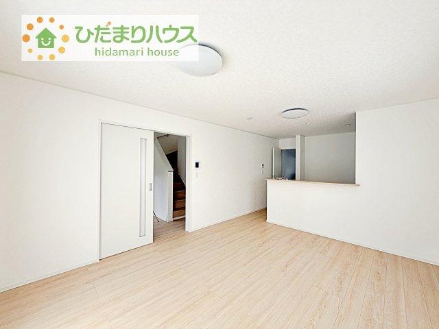 【居間・リビング】 | 常総市水海道諏訪町第3　新築戸建　4号棟 | 早くお仕事終わらせて、家に帰りたくなるようなリビングです(^^♪