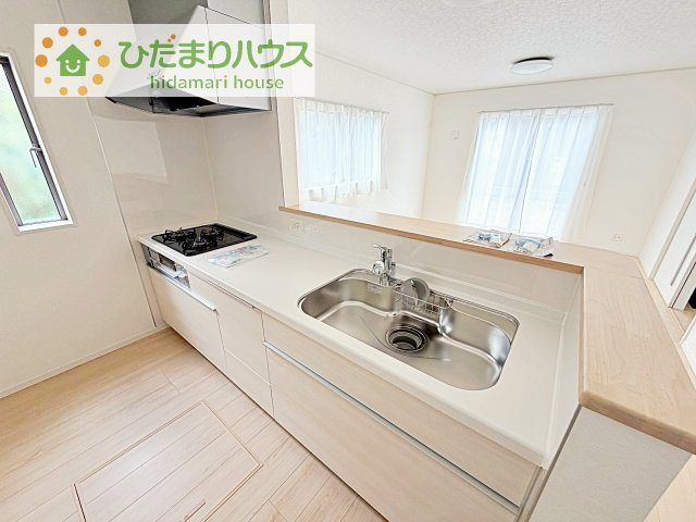 【キッチン】 | 常総市水海道諏訪町第3　新築戸建　4号棟 | 料理をしながらでも、ご家族との会話を楽しめる対面式キッチン♪