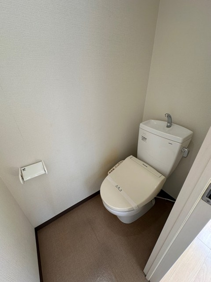 【トイレ】 | グレーシア | トイレは温水洗浄便座付き♪人気のバストイレ別です♪トイレが独立していると使いやすいですよね☆