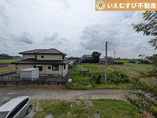 羽生市下川崎　中古戸建の展望|高い建物が無く開放感のある展望
バルコニーからの展望も開けていて閑静な住宅地が望めます。日当りも良いですね♪