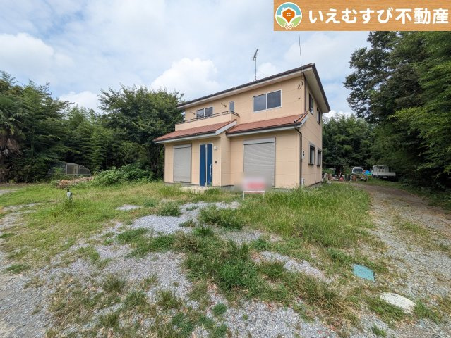 羽生市下川崎　中古戸建の庭|元気なお子様のお外遊びも、自宅のお庭なら安心♪
外遊びはもちろん、ガーデニングや家庭菜園で緑の潤い溢れる暮らしを満喫！