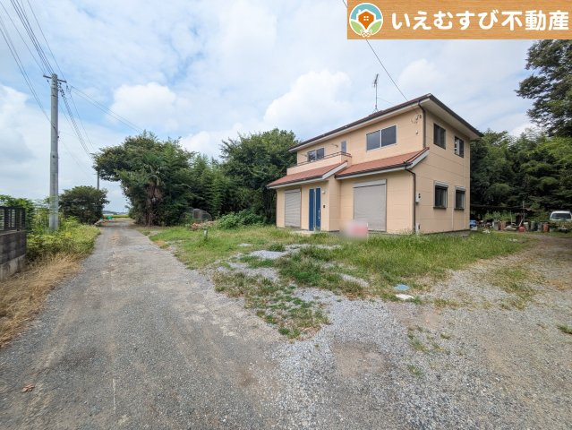 羽生市下川崎　中古戸建の前面道路含む現地写真|充分な広さの前面道路
間口が広くお車の出し入れも問題なく行えるスペースが確保されています♪