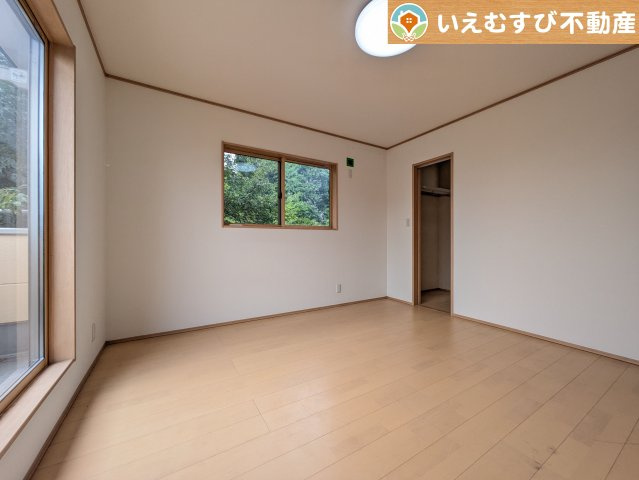 羽生市下川崎　中古戸建の洋室