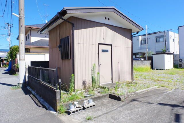 五十嵐アパート前貸事務所・倉庫の外観