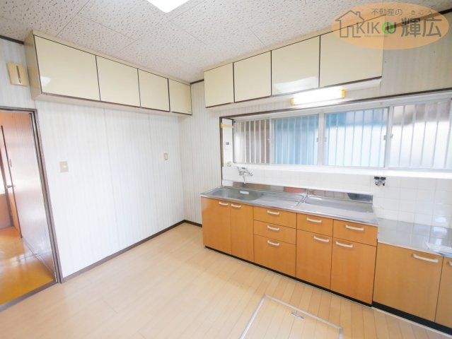 加古川市別府町1期別府　中古戸建のキッチン|リフォーム前写真。10月中頃完成予定です。