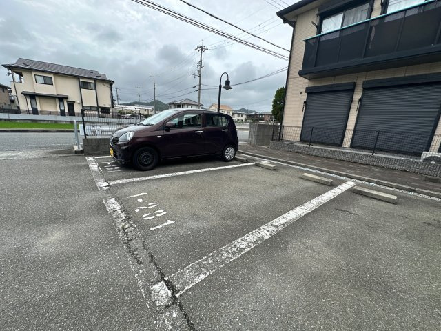 カーサＡ＆Ｃの駐車場