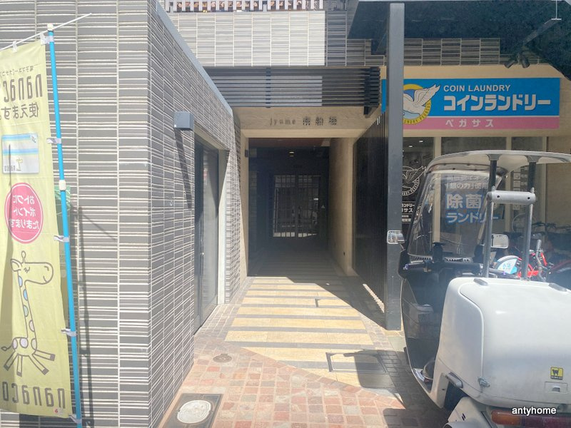 ジューム南船場　仲介手数料無料のエントランス
