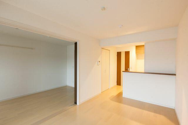 川崎市多摩区登戸の賃貸マンションの居間・リビング