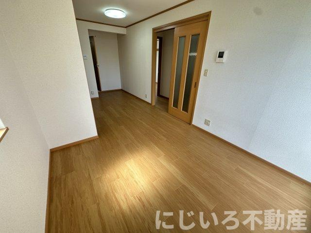メゾンリヴァージュの居間・リビング
