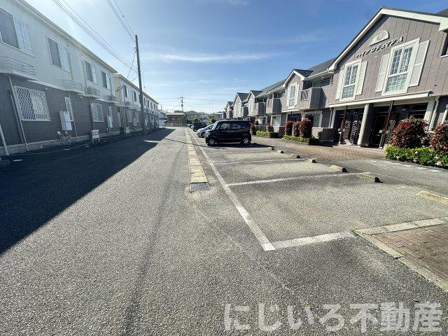 ハイツロジュマンAの駐車場